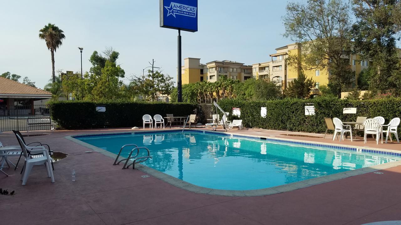 Americas Best Value Inn & Suites אסקונדידו מראה חיצוני תמונה